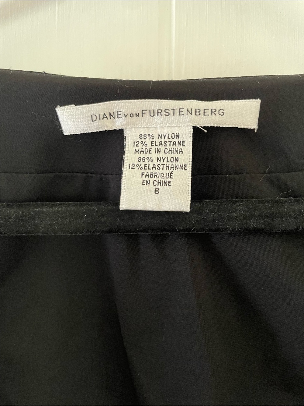 Diane von Furstenberg Black Nylon Short Sleeve Wrap Dress Size 6 - Picture 4 of 7